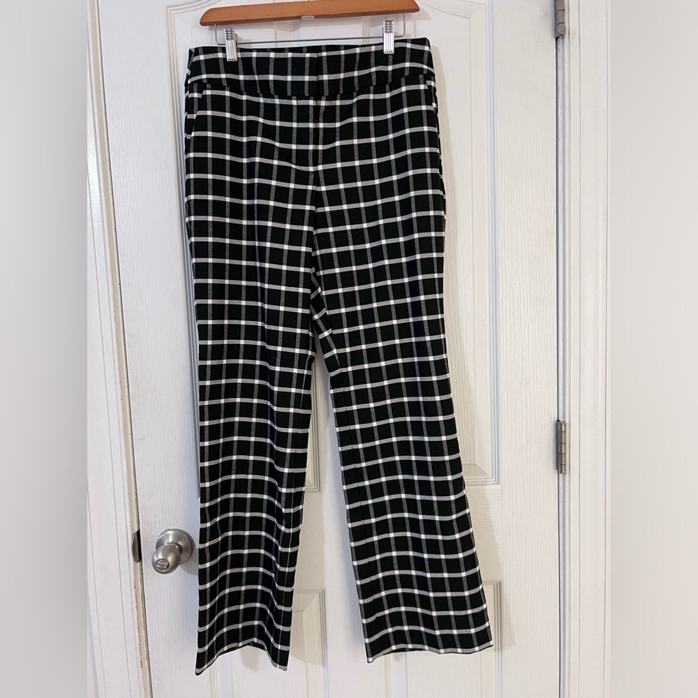 Ann Taylor Factory black and white checkered pants in like new condition. 8